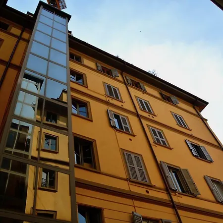 Corso Garibaldi White Blue Suite *